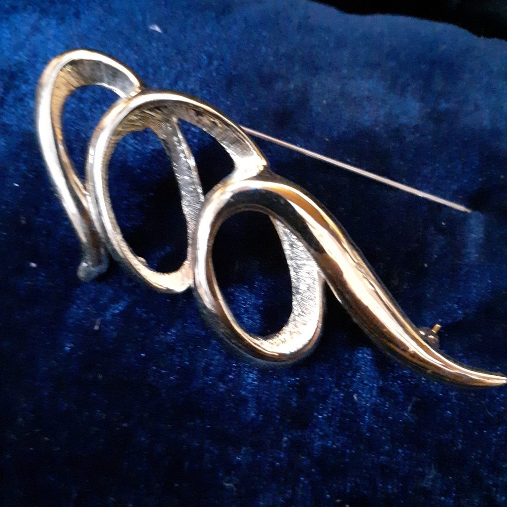 Gold Swirl broche